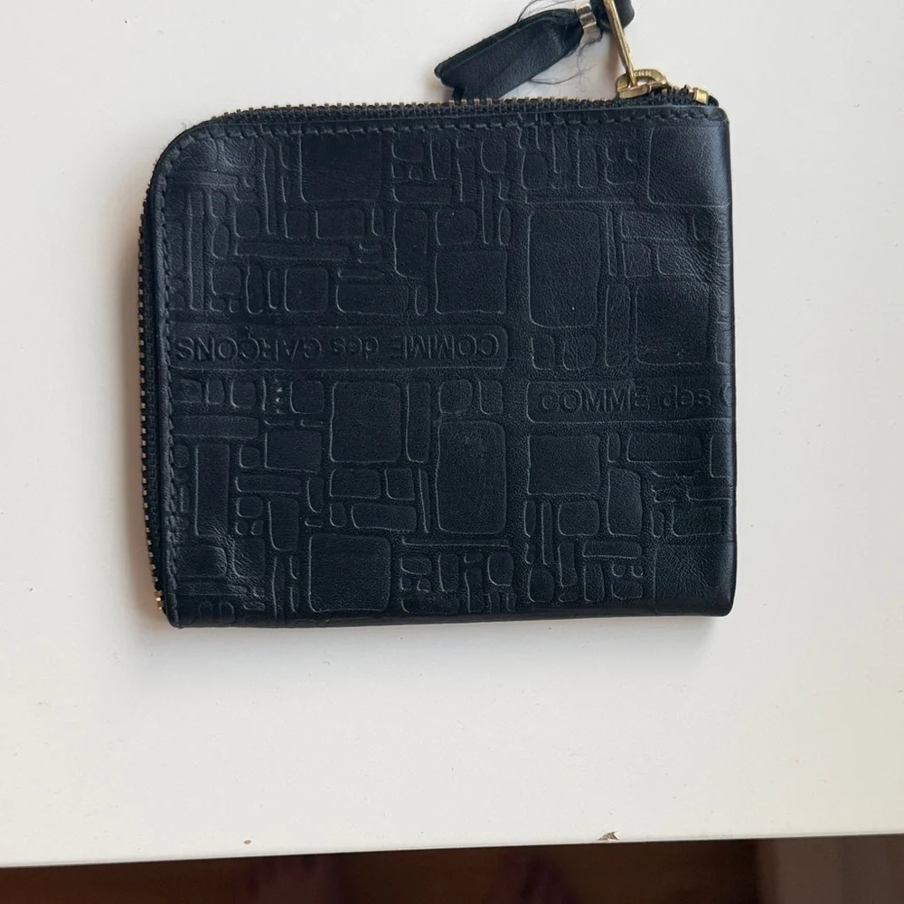 Comme des Garcons Black Embossed Leather Wallet - Picture 2 of 4